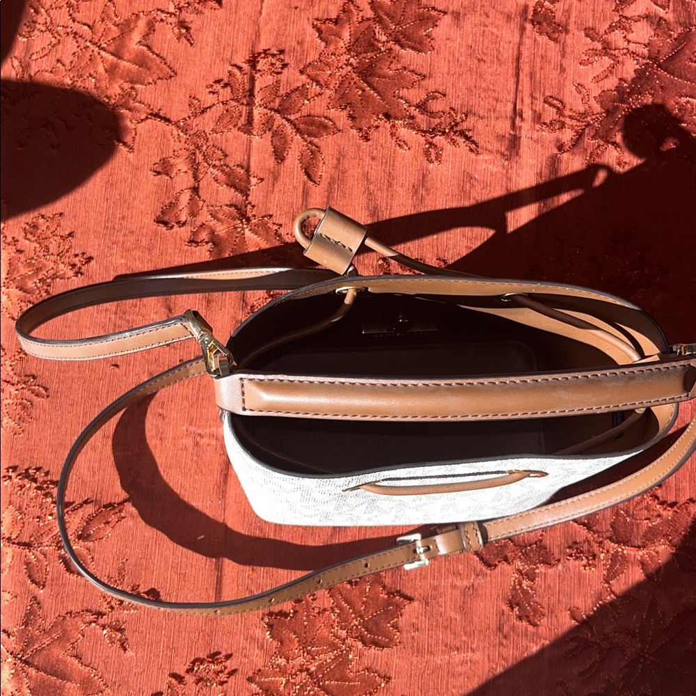 Michael Kors Purse White & Brown - Picture 12 of 17
